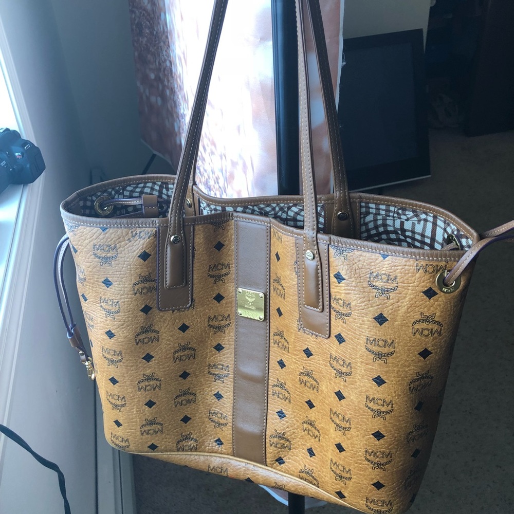MCM  Medium Liz Reversible Tote bag